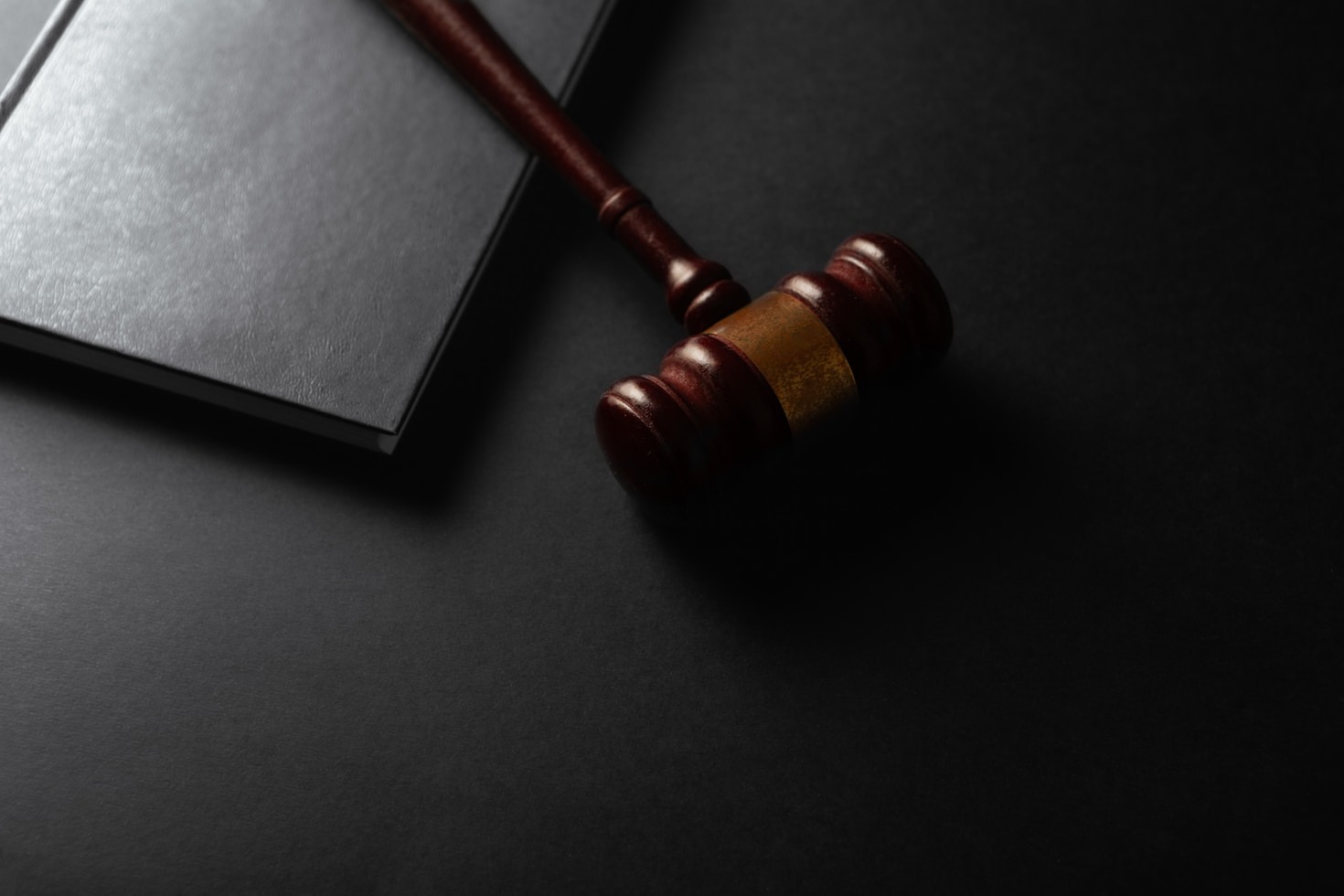 Zalety mediacji w porównaniu z postępowaniem sądowym